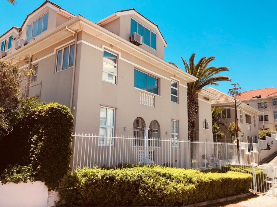 To Let 2 Bedroom Property for Rent in Bantry Bay Western Cape
